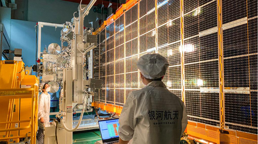 每3天一颗星！——从“造星工厂”到太空织网的“银河速度”