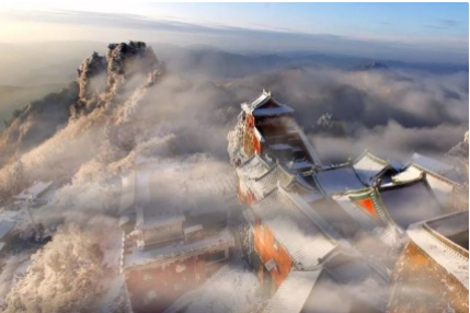 瑞雪兆丰年，武当仙境展新颜