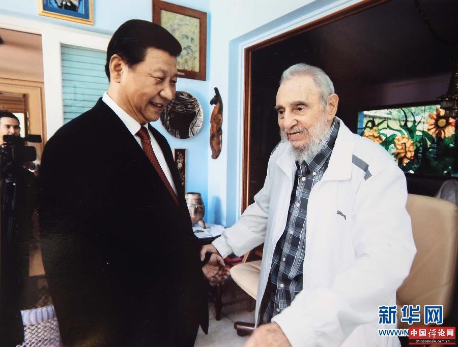 当地时间7月22日，国家主席习近平在哈瓦那亲切探望古巴革命领袖菲德尔·卡斯特罗。 新华社发