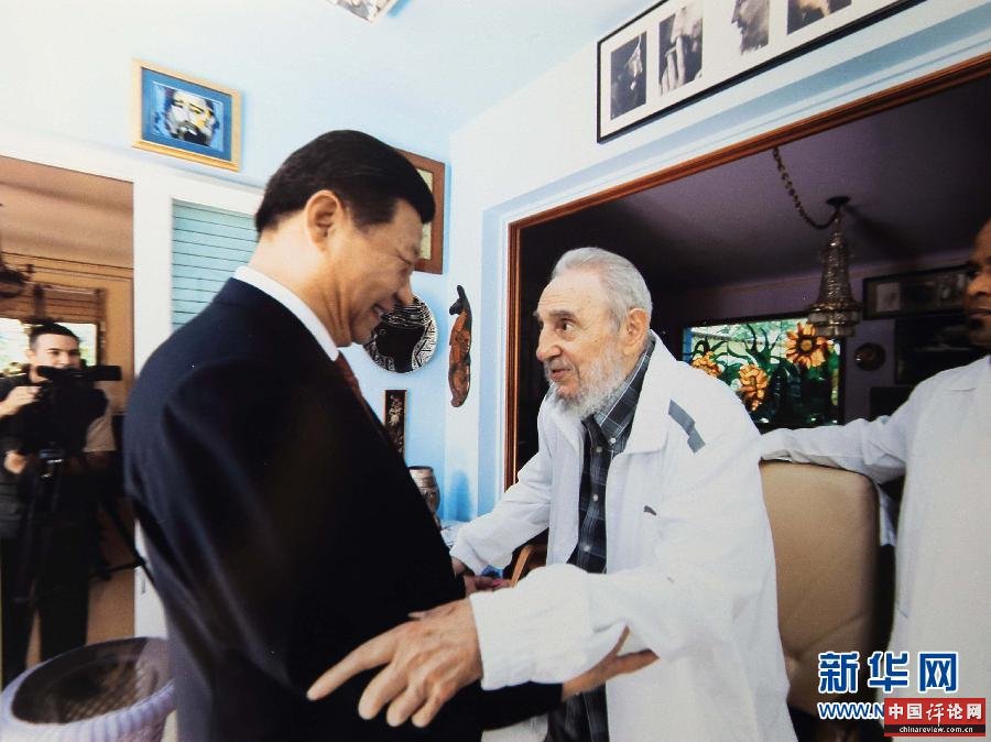当地时间7月22日，国家主席习近平在哈瓦那亲切探望古巴革命领袖菲德尔·卡斯特罗。 新华社发