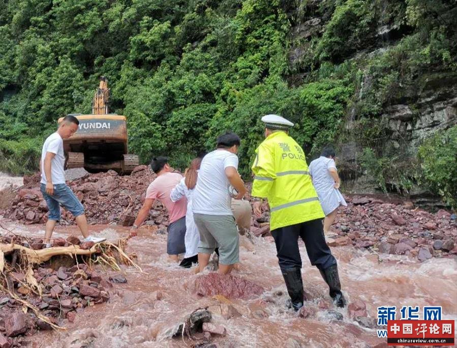 （新华全媒头条·图文互动）（11）把确保人民生命安全放在第一位——聚焦当前我国防汛救灾工作